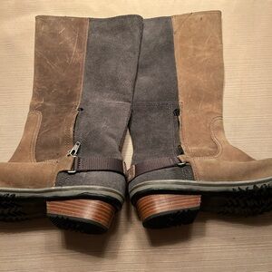 Sorel suede boots.